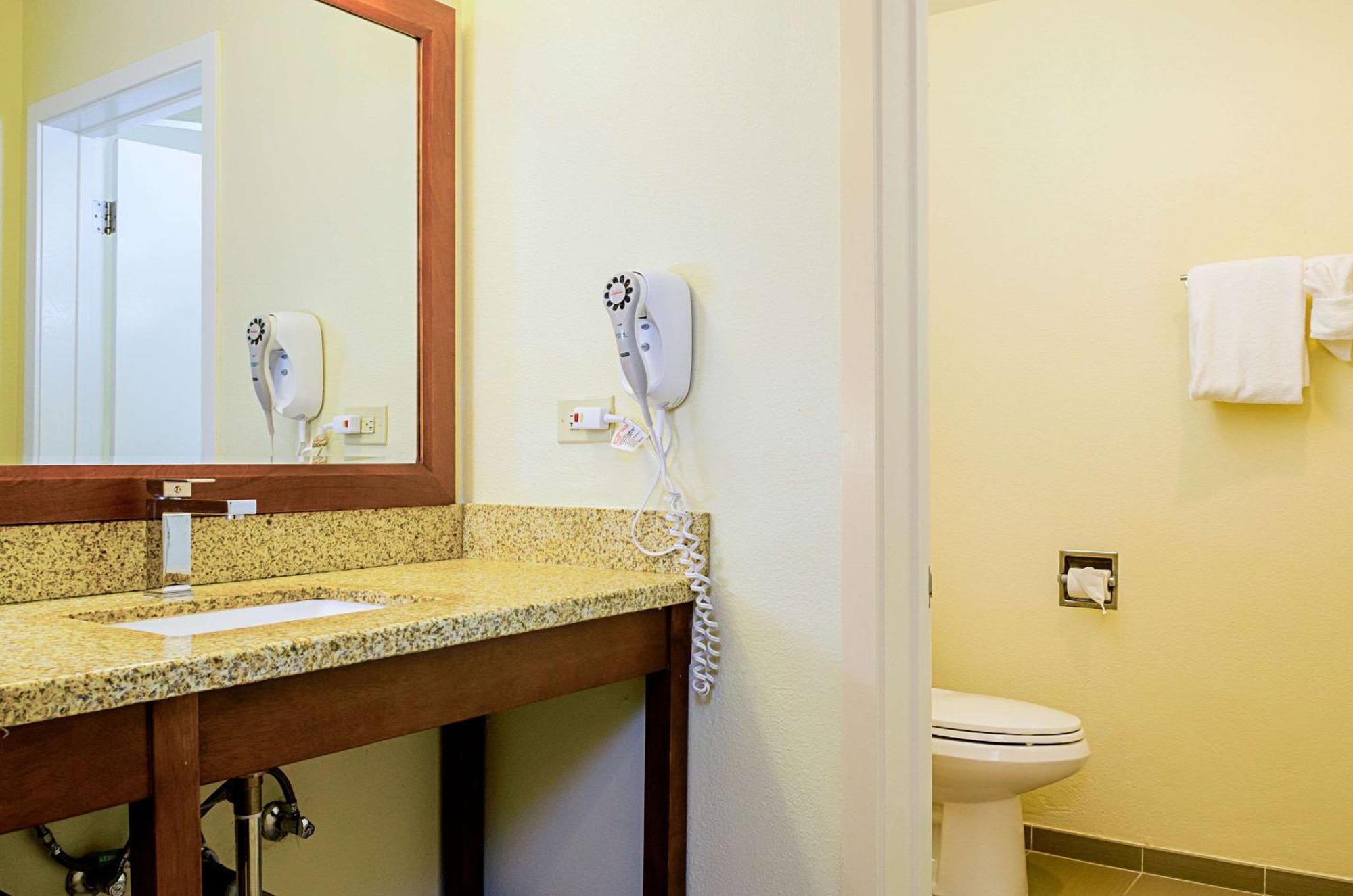 Comfort Peninsula Airport Locanda Monterey