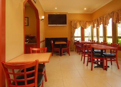 Comfort Peninsula Airport Inn